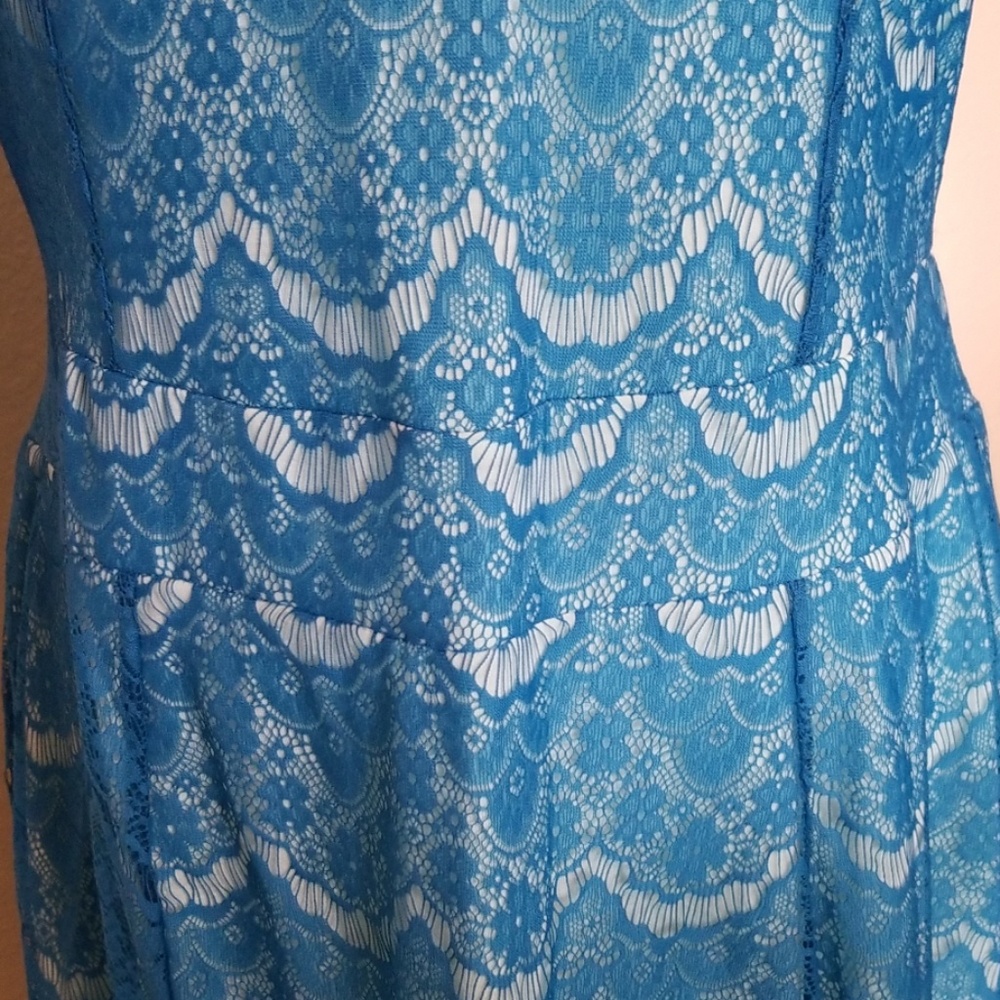 Dress - Picture 4 of 8